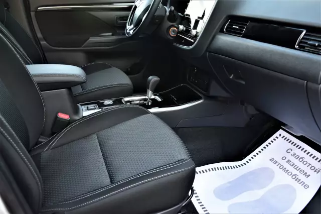 Mitsubishi Outlander 2021