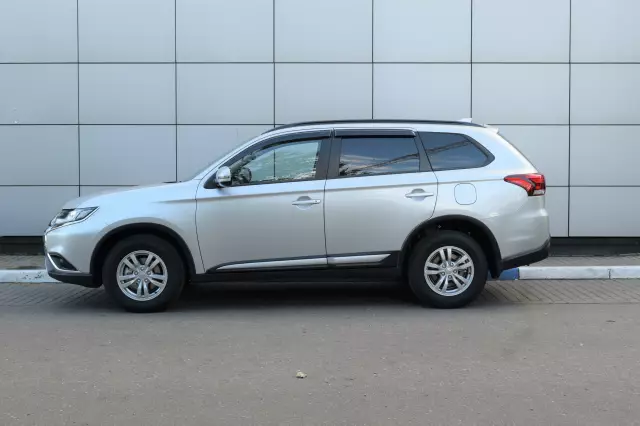 Mitsubishi Outlander 2021