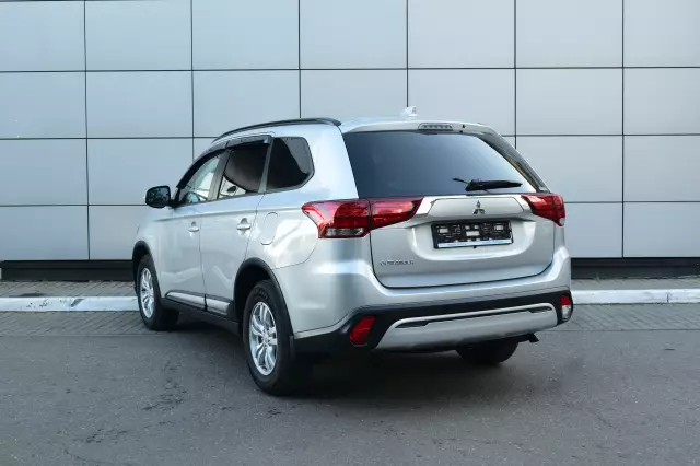 Mitsubishi Outlander 2021