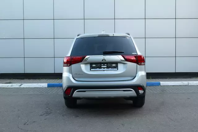 Mitsubishi Outlander 2021