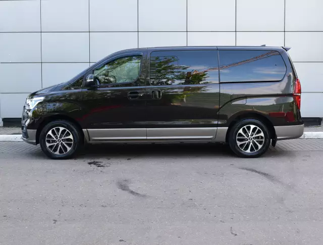 Hyundai Grand Starex 2018