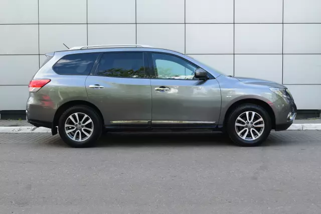 Nissan Pathfinder 2016