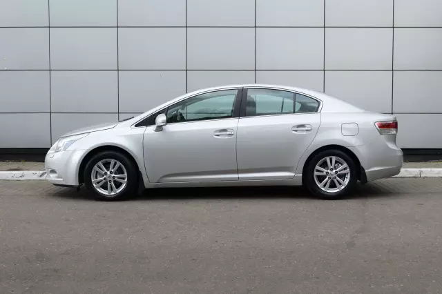 Toyota Avensis 2010