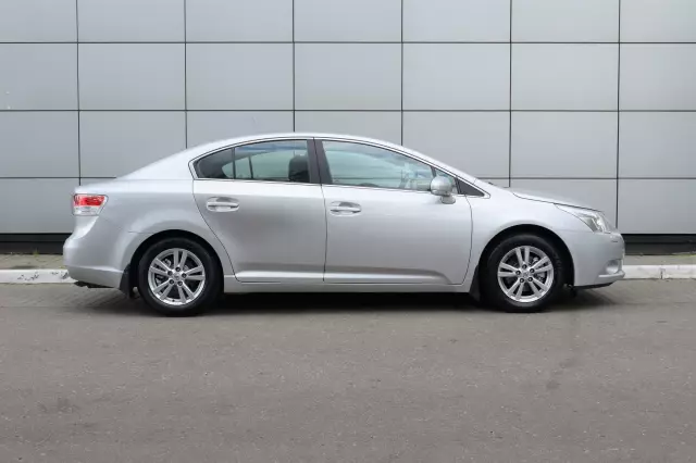 Toyota Avensis 2010