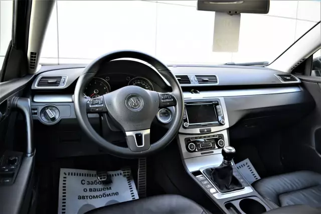 Volkswagen Passat 2011