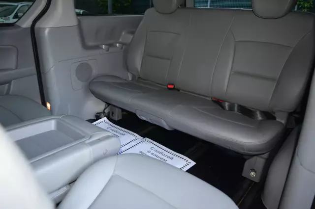 Hyundai Grand Starex 2012