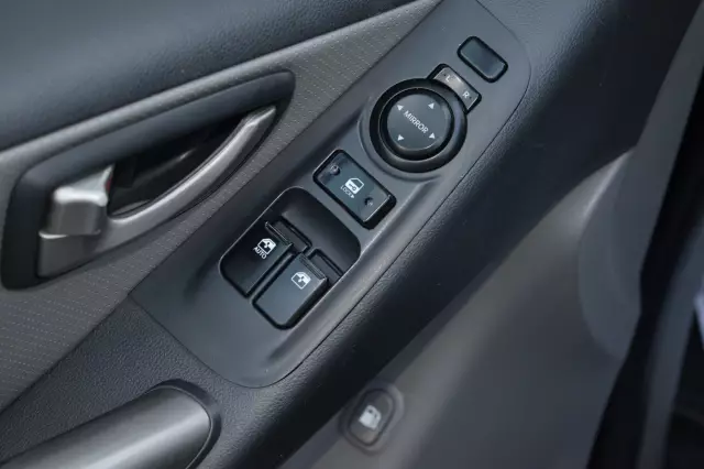 Hyundai Grand Starex 2012