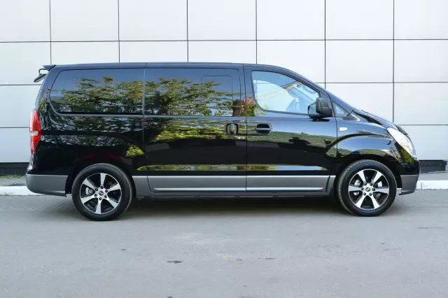 Hyundai Grand Starex 2012