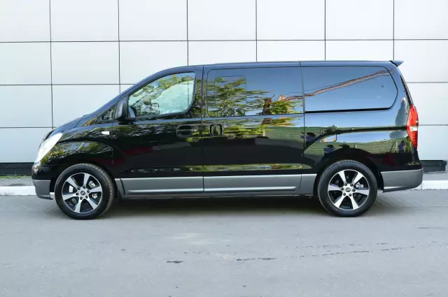 Hyundai Grand Starex 2012
