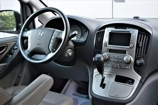 Hyundai Grand Starex 2012