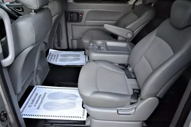 Hyundai Grand Starex 2011