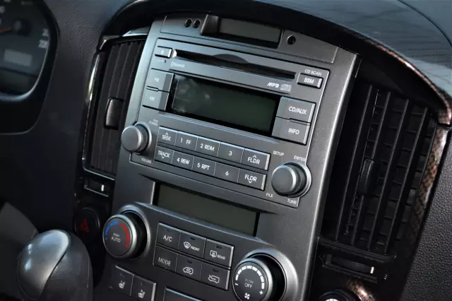 Hyundai Grand Starex 2011