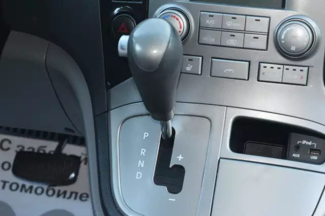 Hyundai Grand Starex 2011