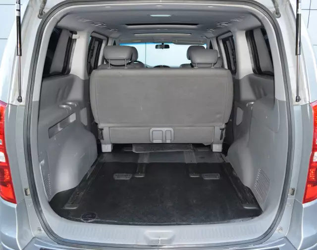 Hyundai Grand Starex 2011