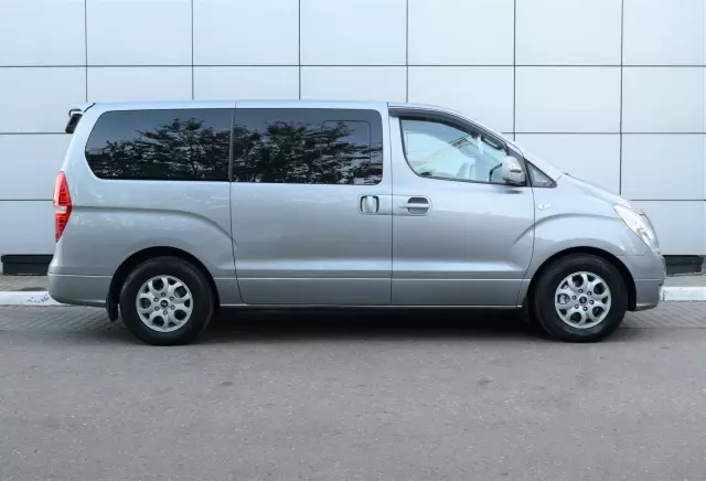 Hyundai Grand Starex 2011