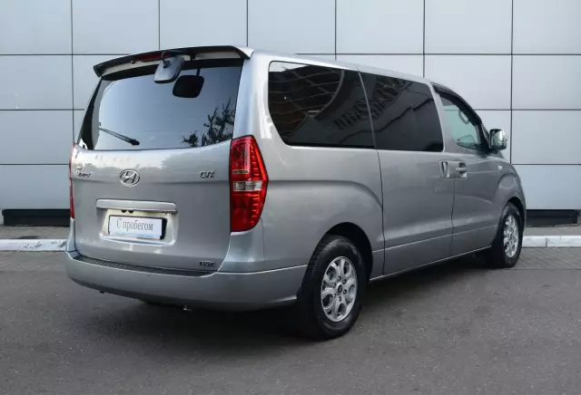 Hyundai Grand Starex 2011