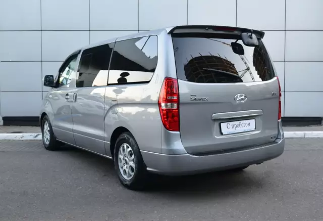 Hyundai Grand Starex 2011