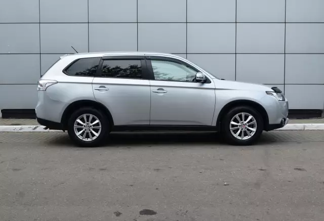 Mitsubishi Outlander 2014