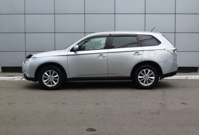 Mitsubishi Outlander 2014