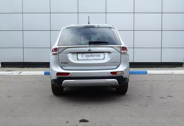 Mitsubishi Outlander 2014