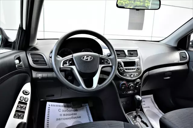 Hyundai Solaris 2015
