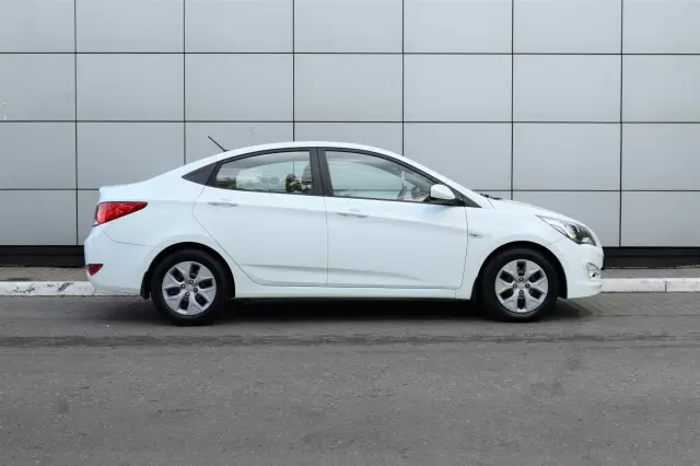 Hyundai Solaris 2015