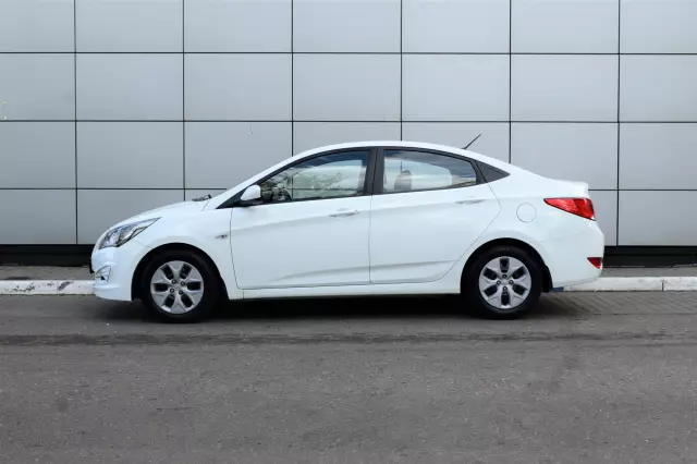 Hyundai Solaris 2015