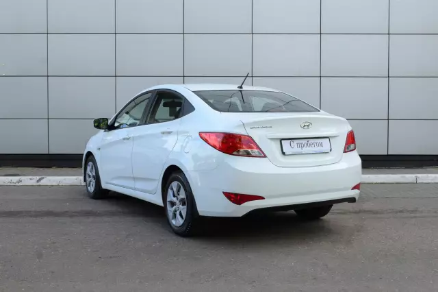 Hyundai Solaris 2015