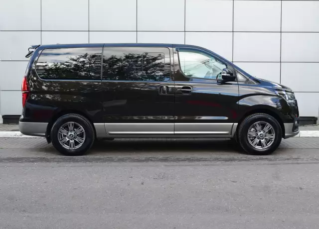 Hyundai Grand Starex 2018