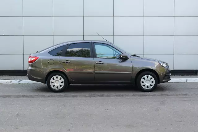 LADA Granta 2018