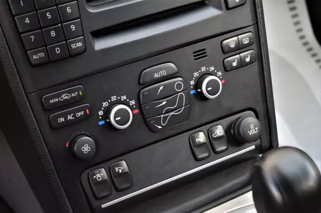 Volvo XC90 2011