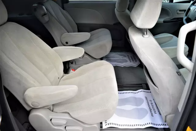 Toyota Sienna 2012