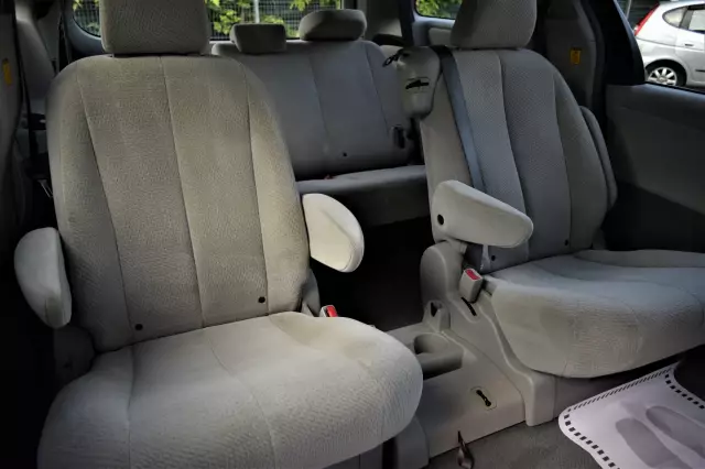 Toyota Sienna 2012