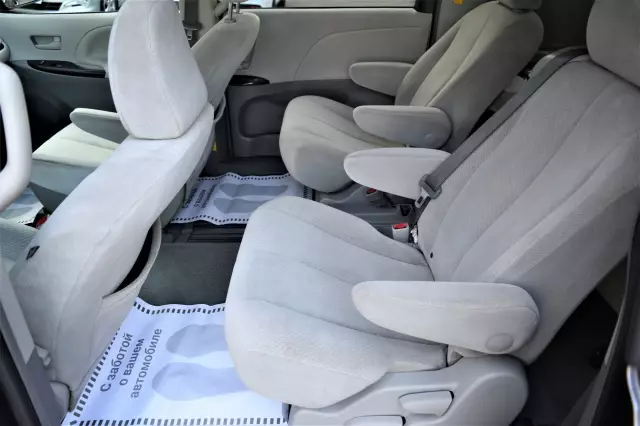 Toyota Sienna 2012