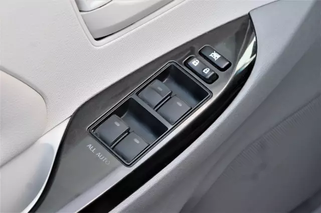 Toyota Sienna 2012
