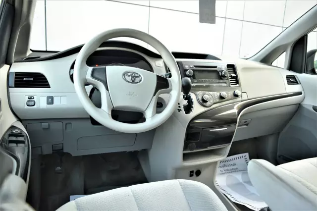 Toyota Sienna 2012