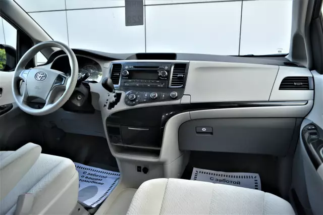 Toyota Sienna 2012