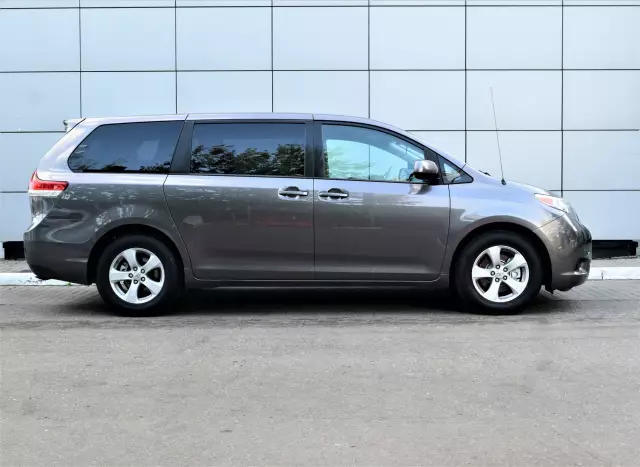 Toyota Sienna 2012