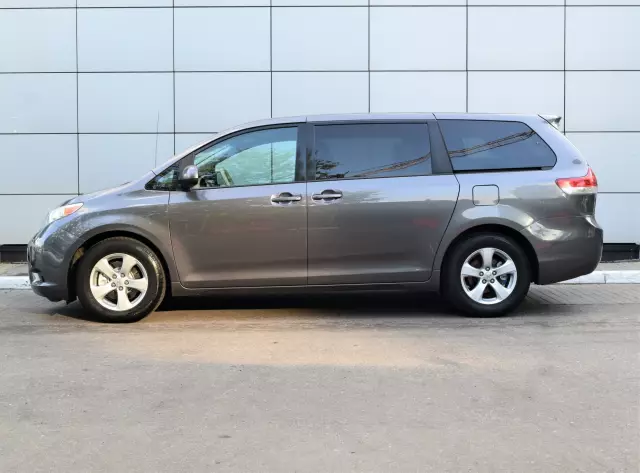 Toyota Sienna 2012