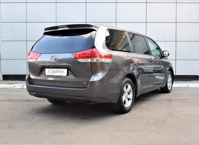 Toyota Sienna 2012