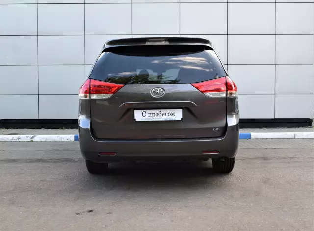Toyota Sienna 2012