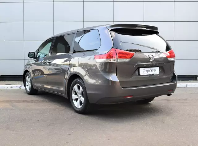 Toyota Sienna 2012