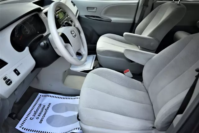 Toyota Sienna 2012