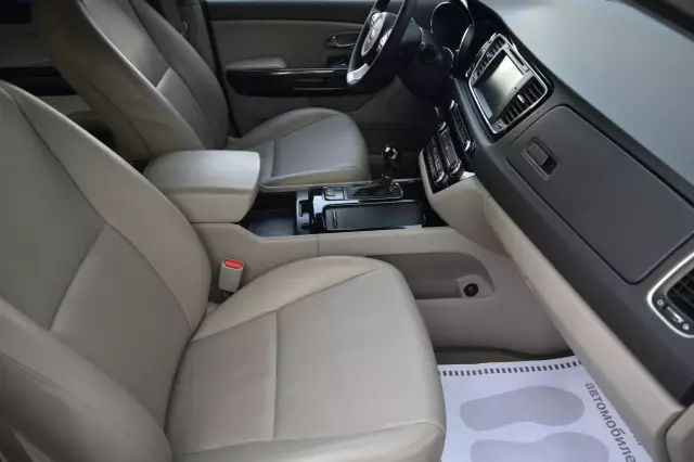 Kia Carnival 2016