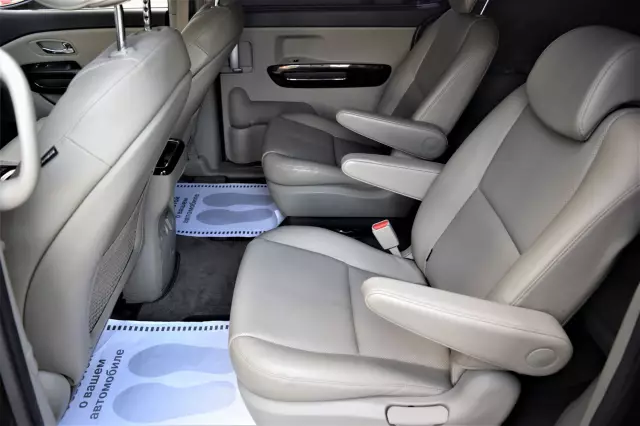Kia Carnival 2016