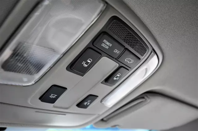 Kia Carnival 2016