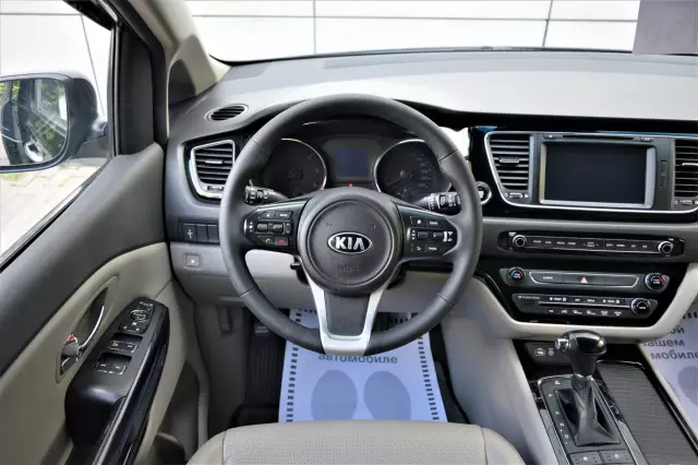 Kia Carnival 2016