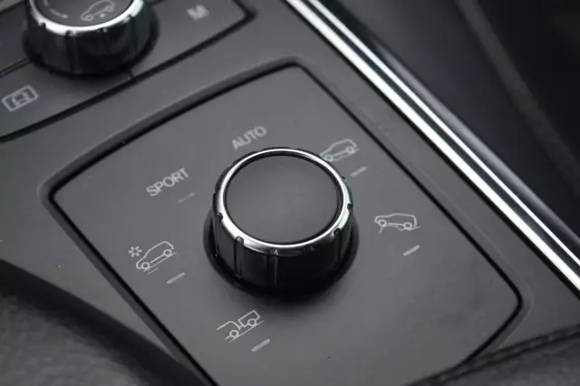 Mercedes-Benz M-Класс 2012