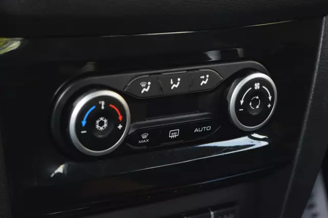 LADA XRAY 2019