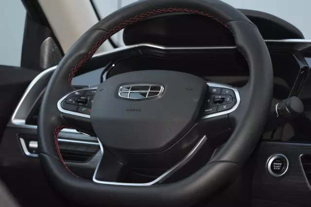 Geely Tugella 2021